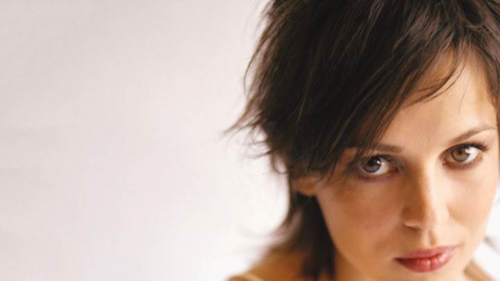 Elena Anaya Looking At Camera And Face Closeup